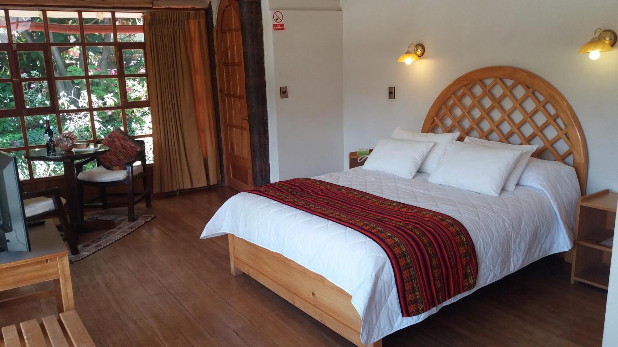 Hotel Iorana